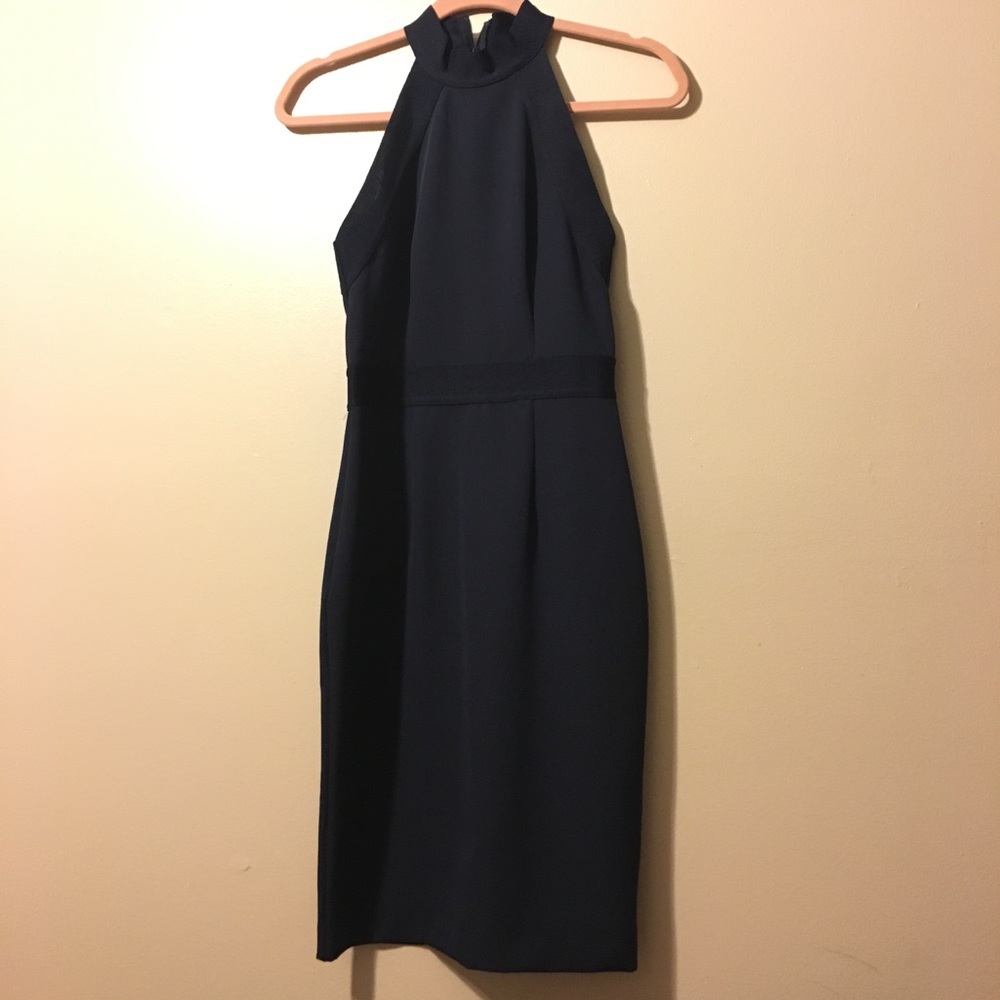 Fitted dress - Picture 3 of 3